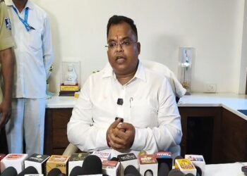 कलेक्टर शिवम वर्मा